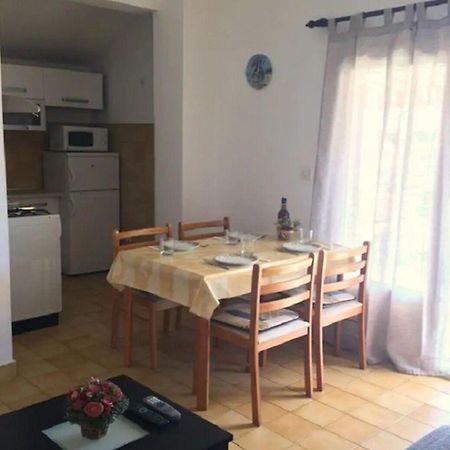 Apartments And Rooms Ognjen - Family Apartments With Free Parking Betina  Buitenkant foto