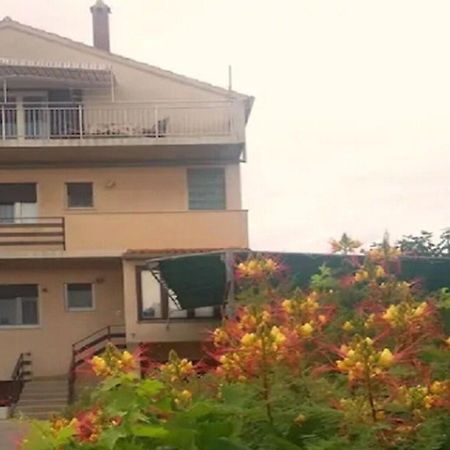 Apartments And Rooms Ognjen - Family Apartments With Free Parking Betina  Buitenkant foto