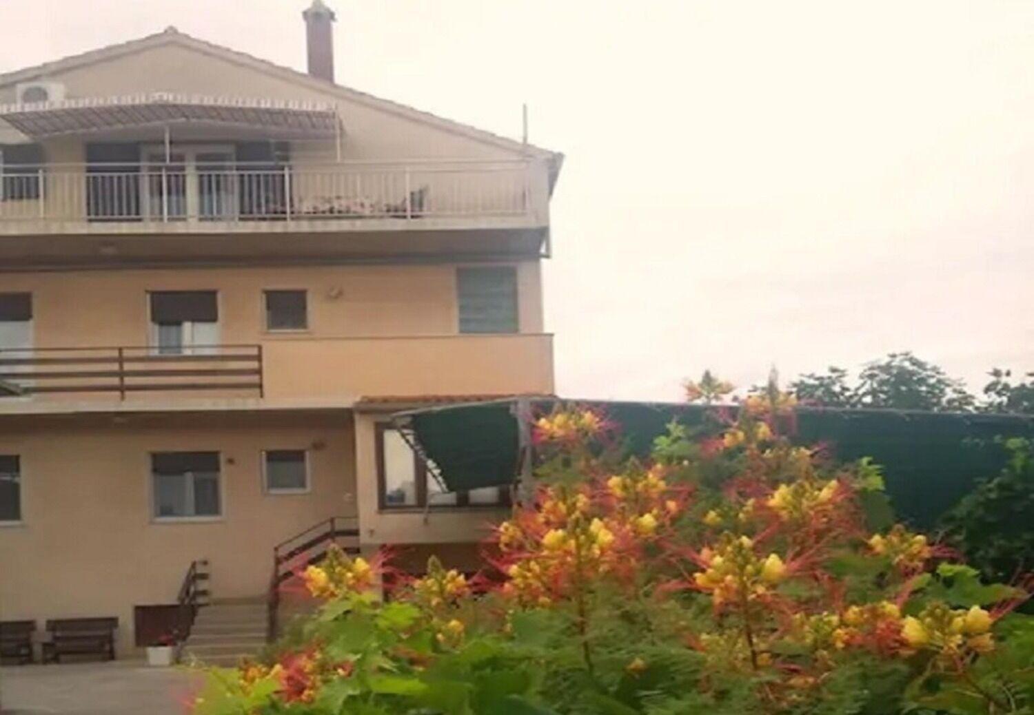 Apartments And Rooms Ognjen - Family Apartments With Free Parking Betina  Buitenkant foto
