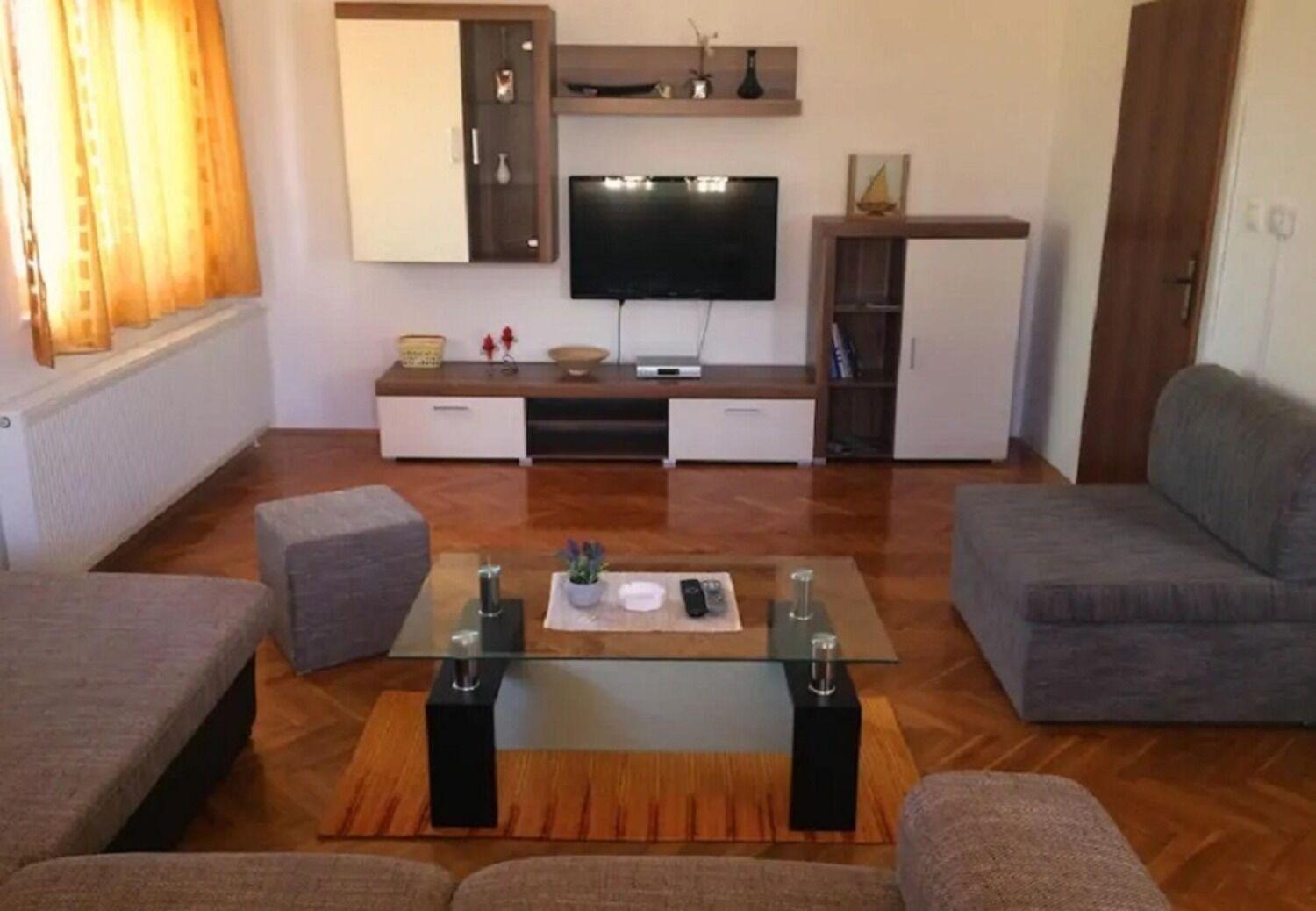 Apartments And Rooms Ognjen - Family Apartments With Free Parking Betina  Buitenkant foto